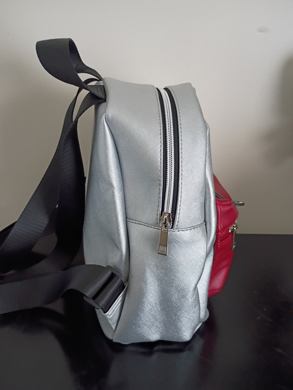 Silver Snoopy Backpack - Picture 2 of 4